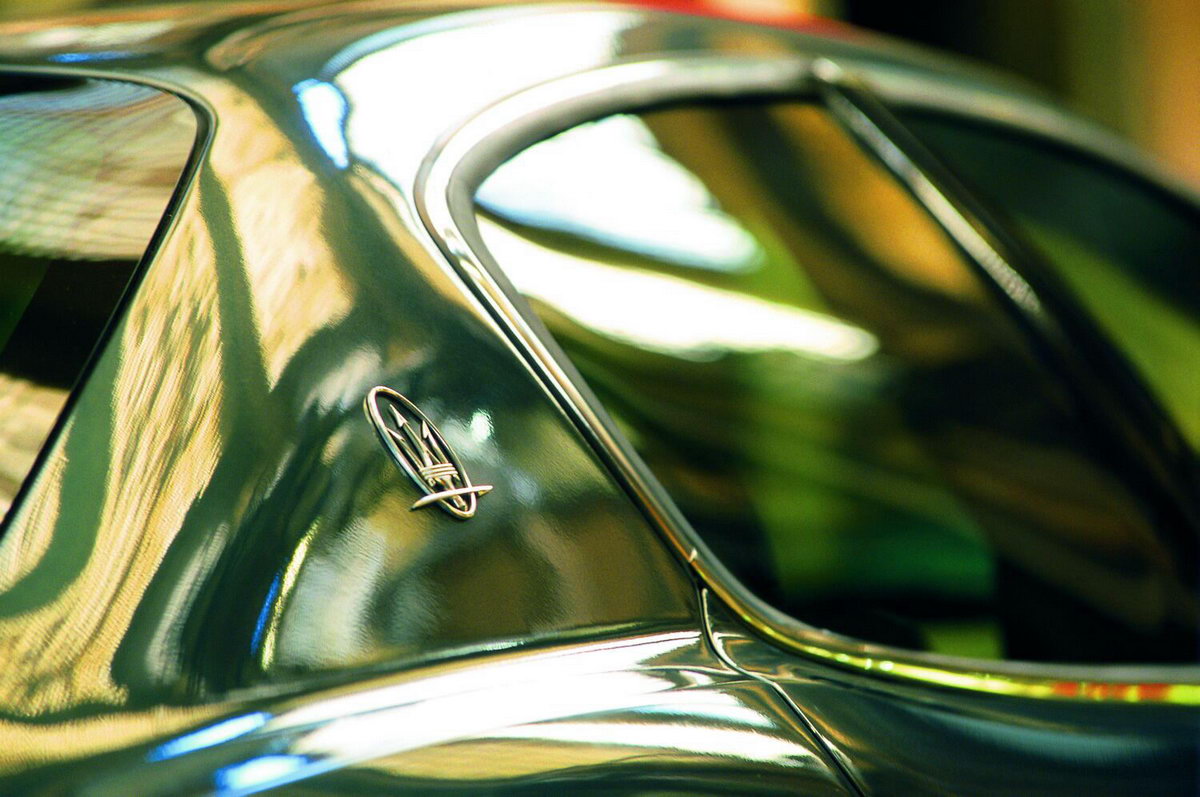 Maserati Quattroporte 2004 004.jpg